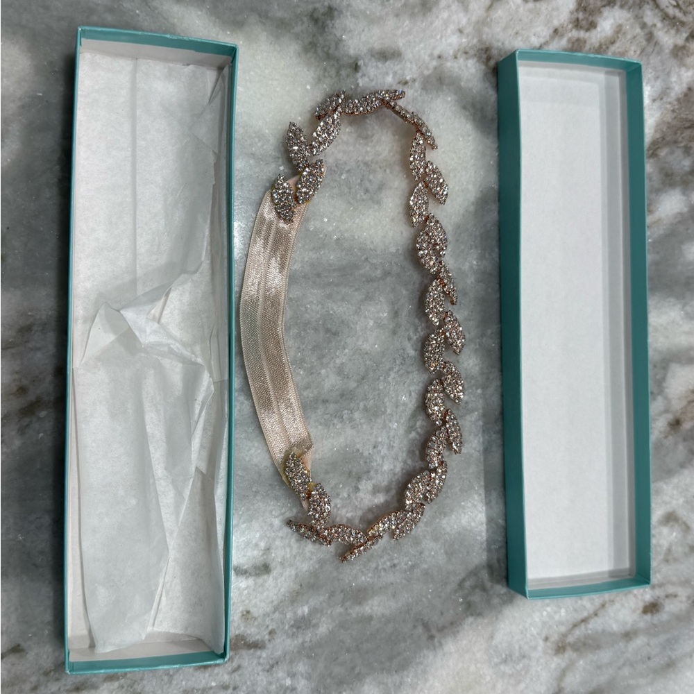 NIB Rose Gold Rhinestone Garter